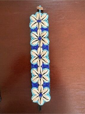Beaded Cowrie Flower Bracelet in Turquoise & Cobalt Blue